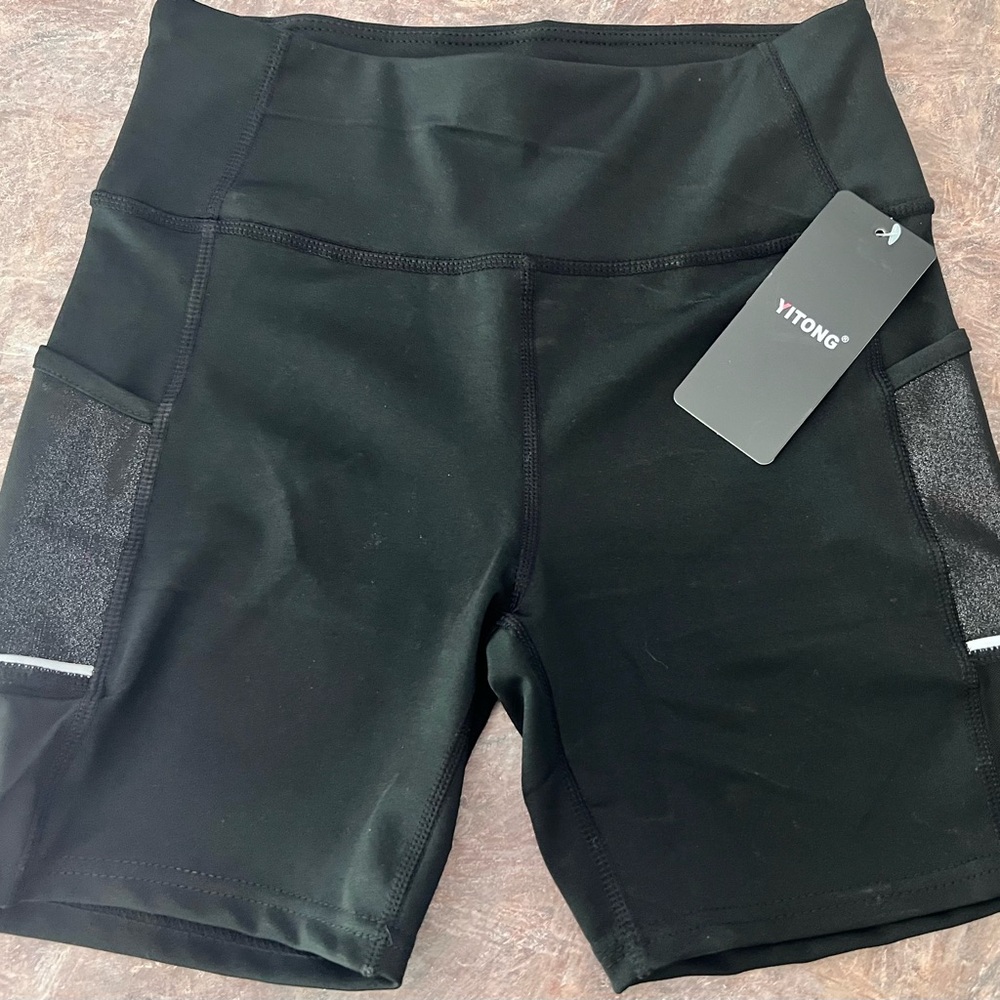 Titong Black and White Bike Shorts with Compression Fit and Pockets